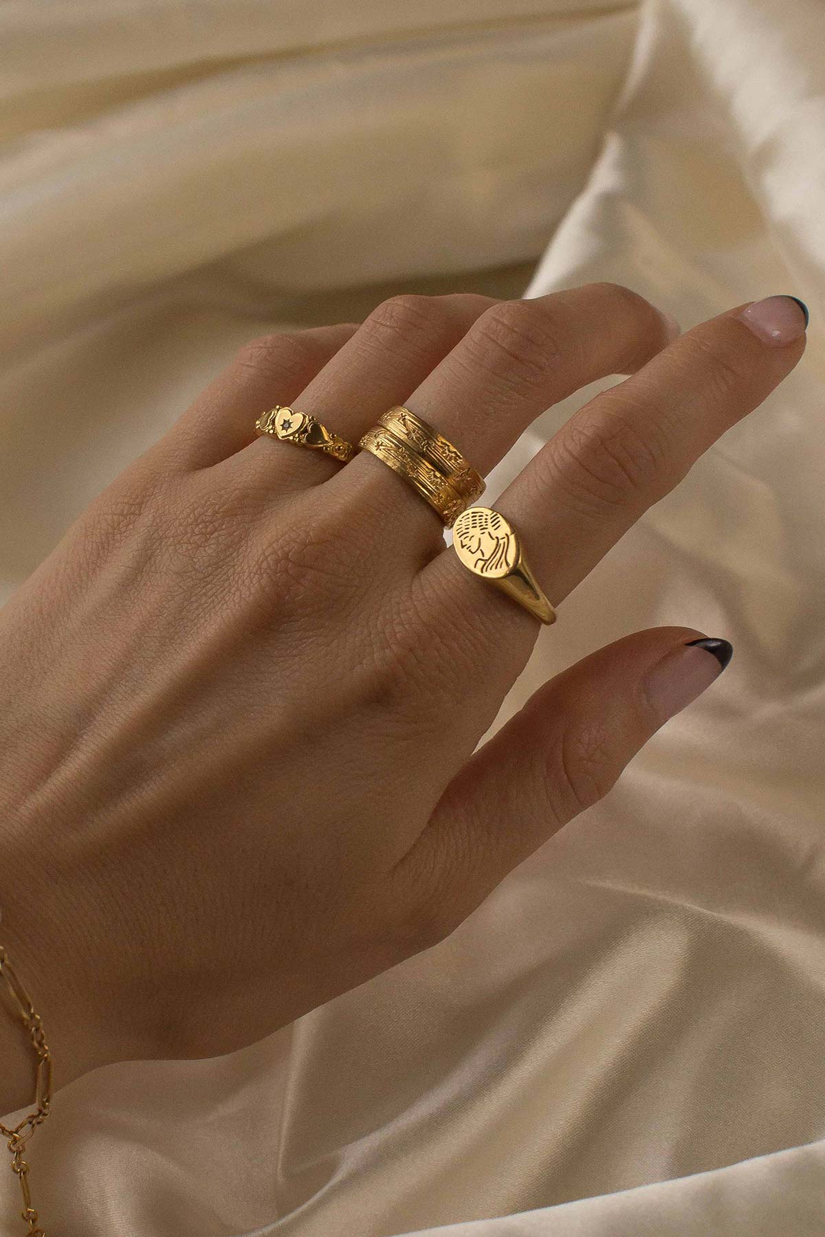 Roma III Signet Ring - Image 4